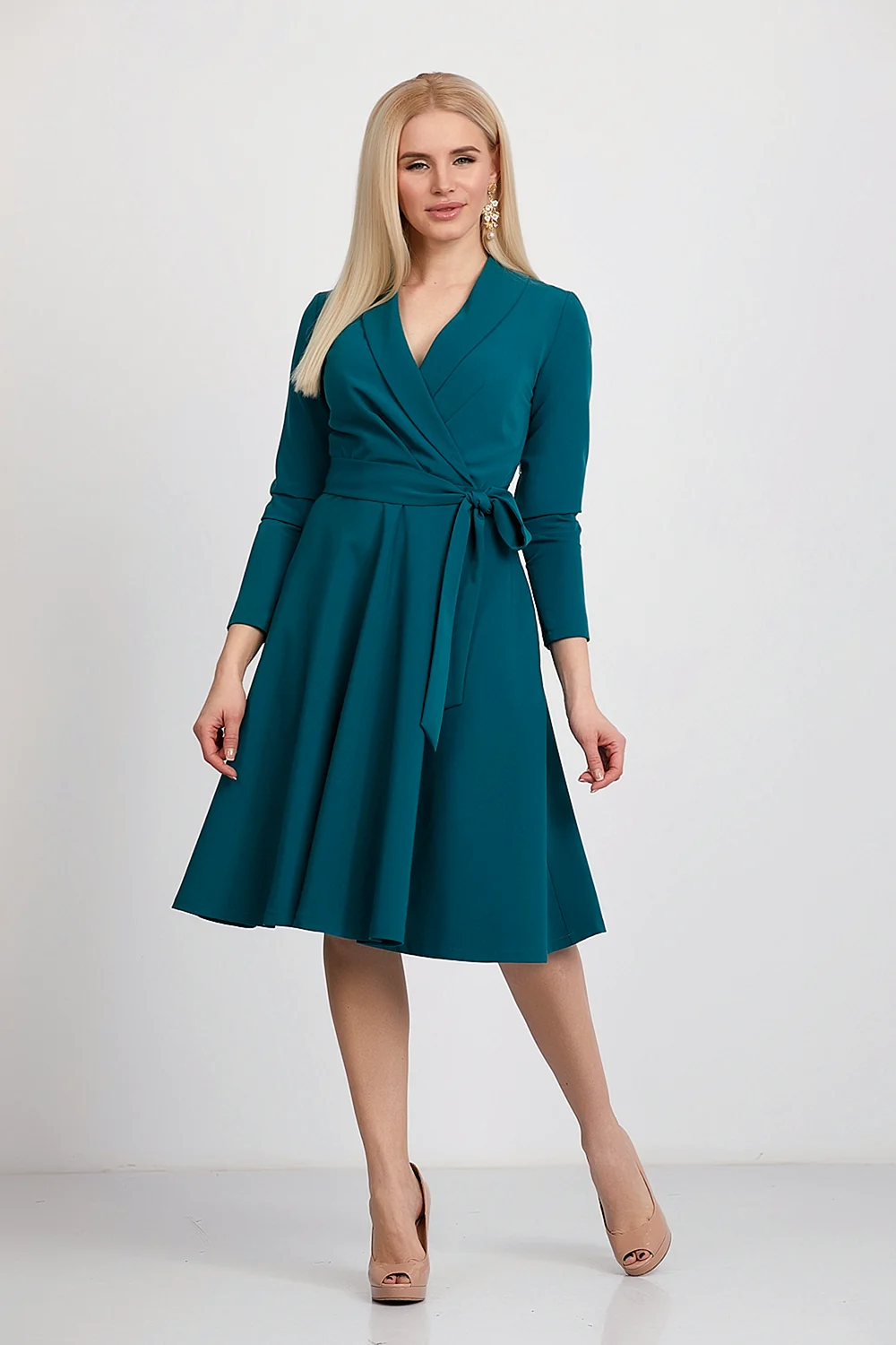 Платье с отрезанной талией