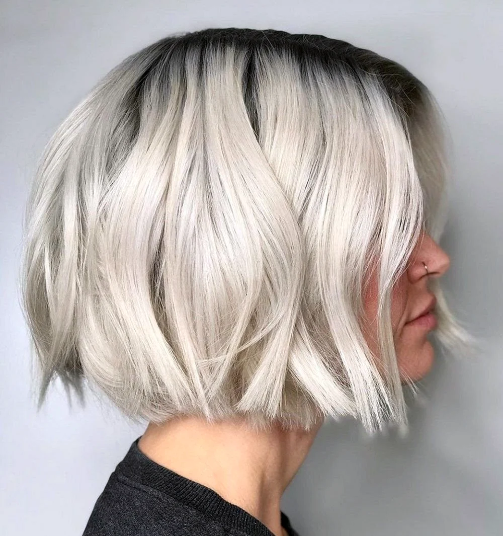 Пепельный блонд на Боб каре