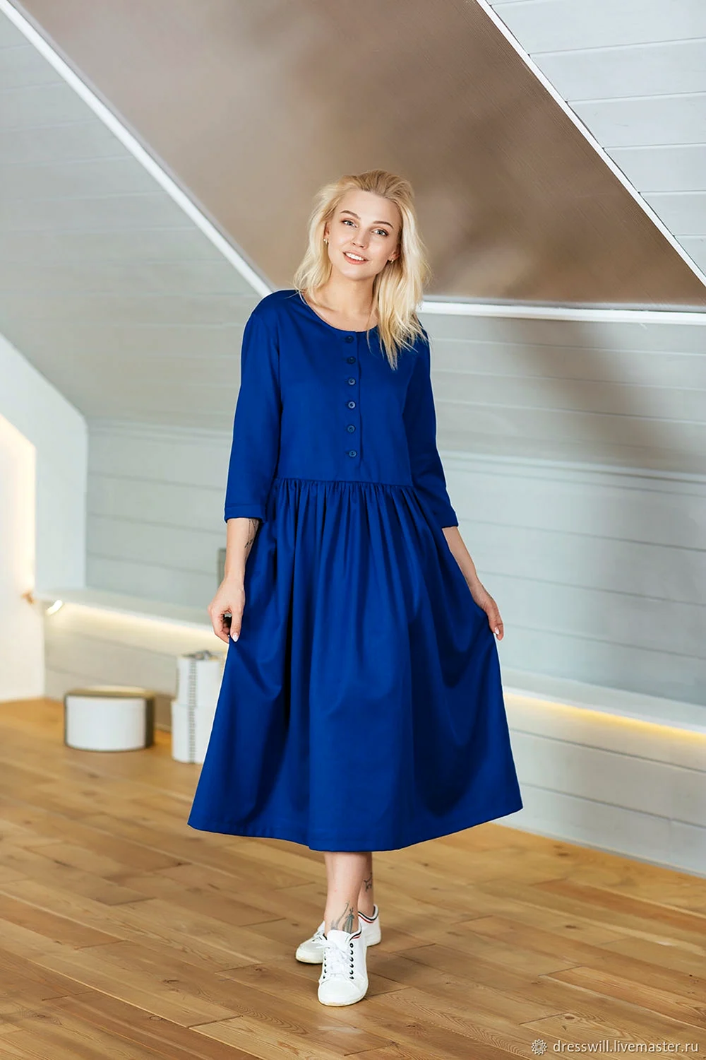 Платье отрезное по талии