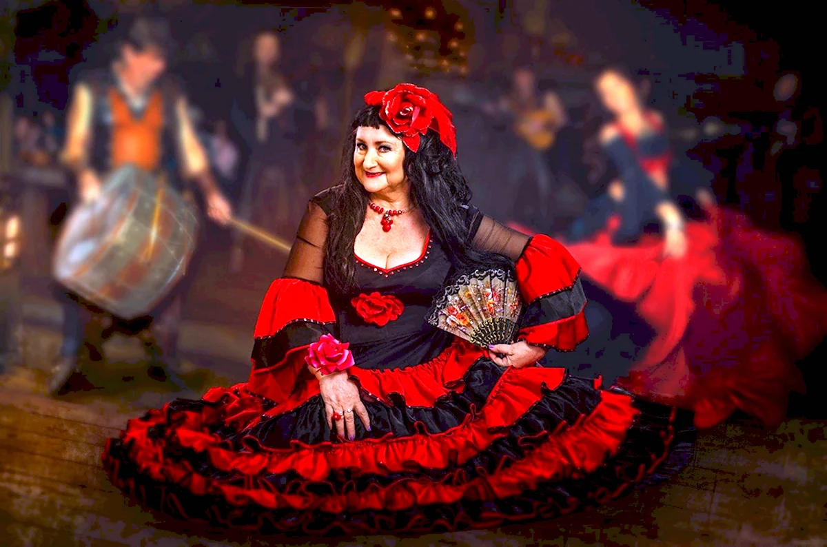 Платье красное цыган