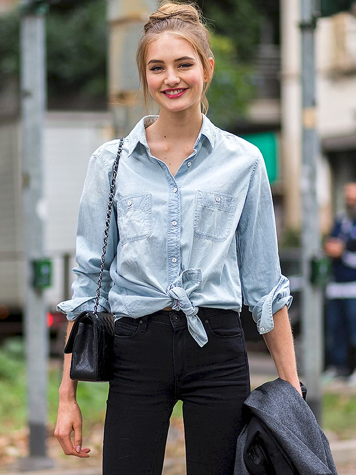 Рубашка завязанная узлом