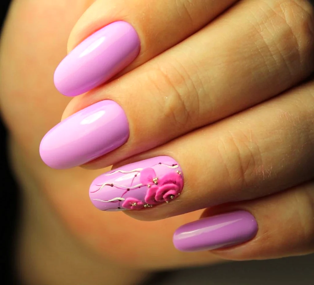 Розовый маникюр с лепкой