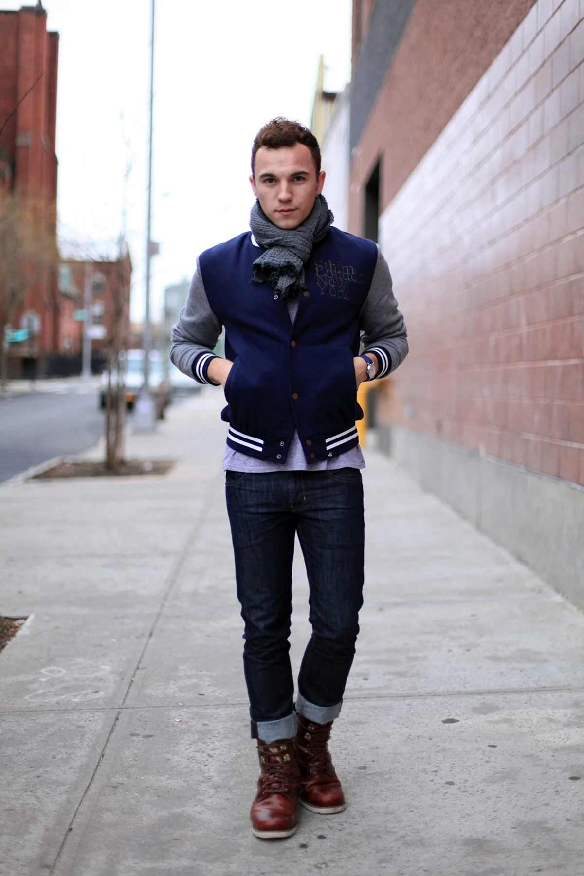 Бомбер с шарфом мужской