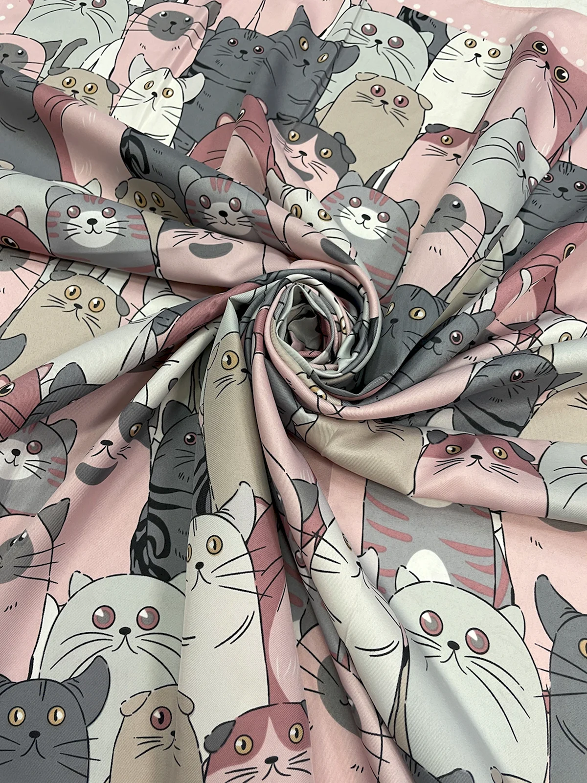 Платок с котами на сером
