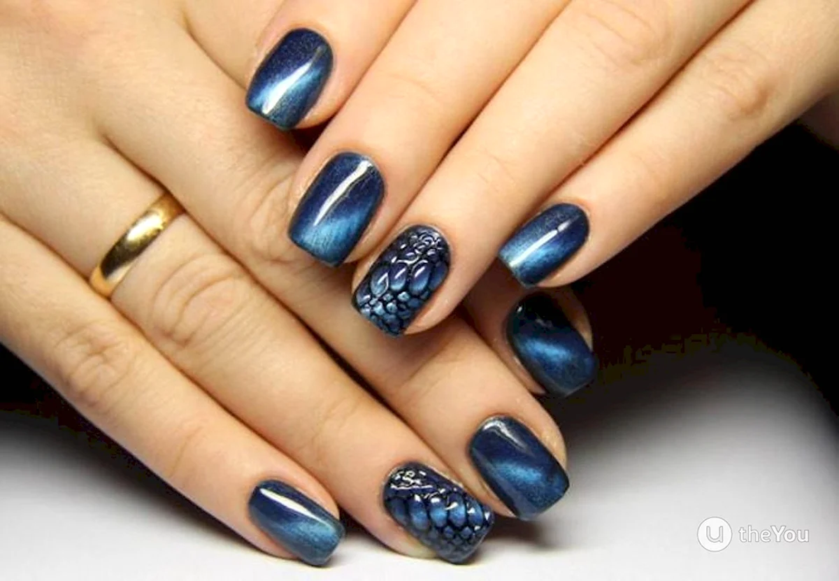 Маникюр кошачий глаз с дизайном