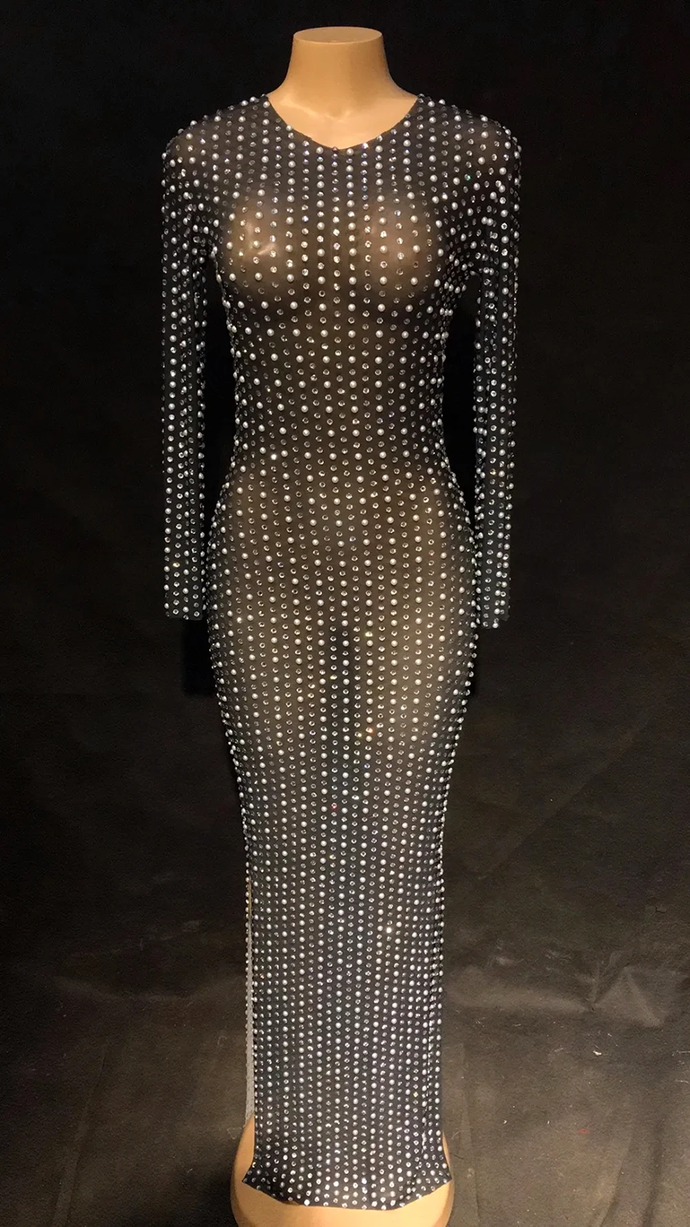 Платье из сетки со стразами