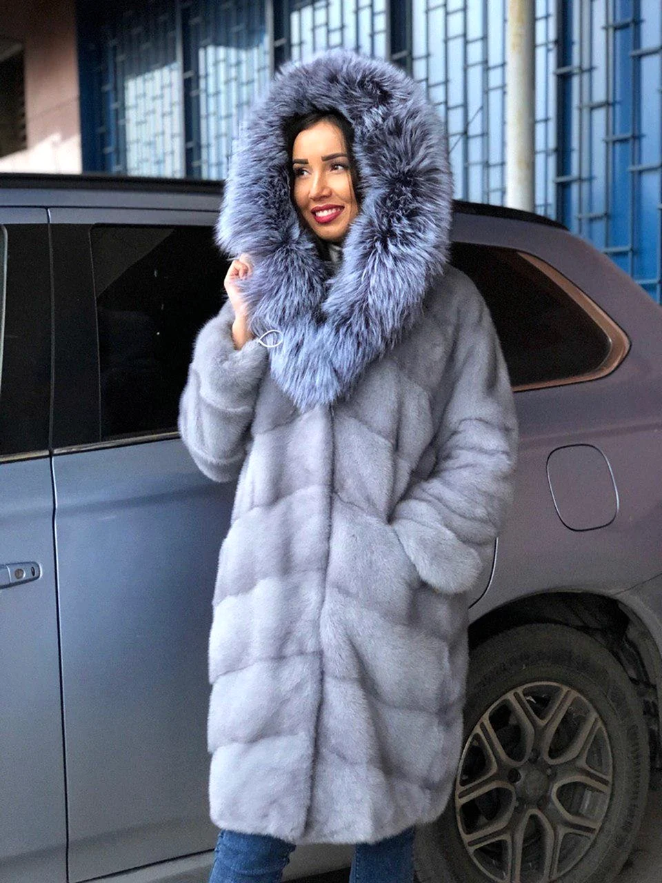 Голубая норка с чернобуркой