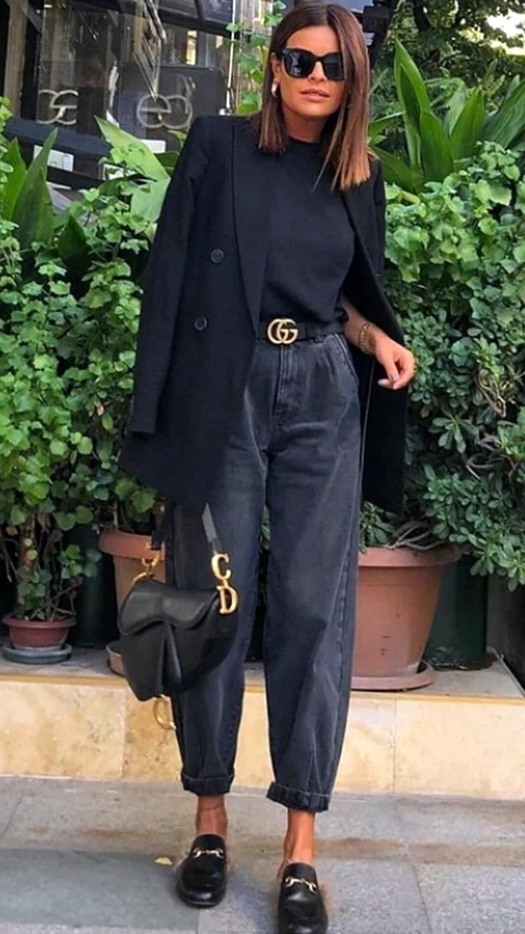 Широкие брюки с лоферами