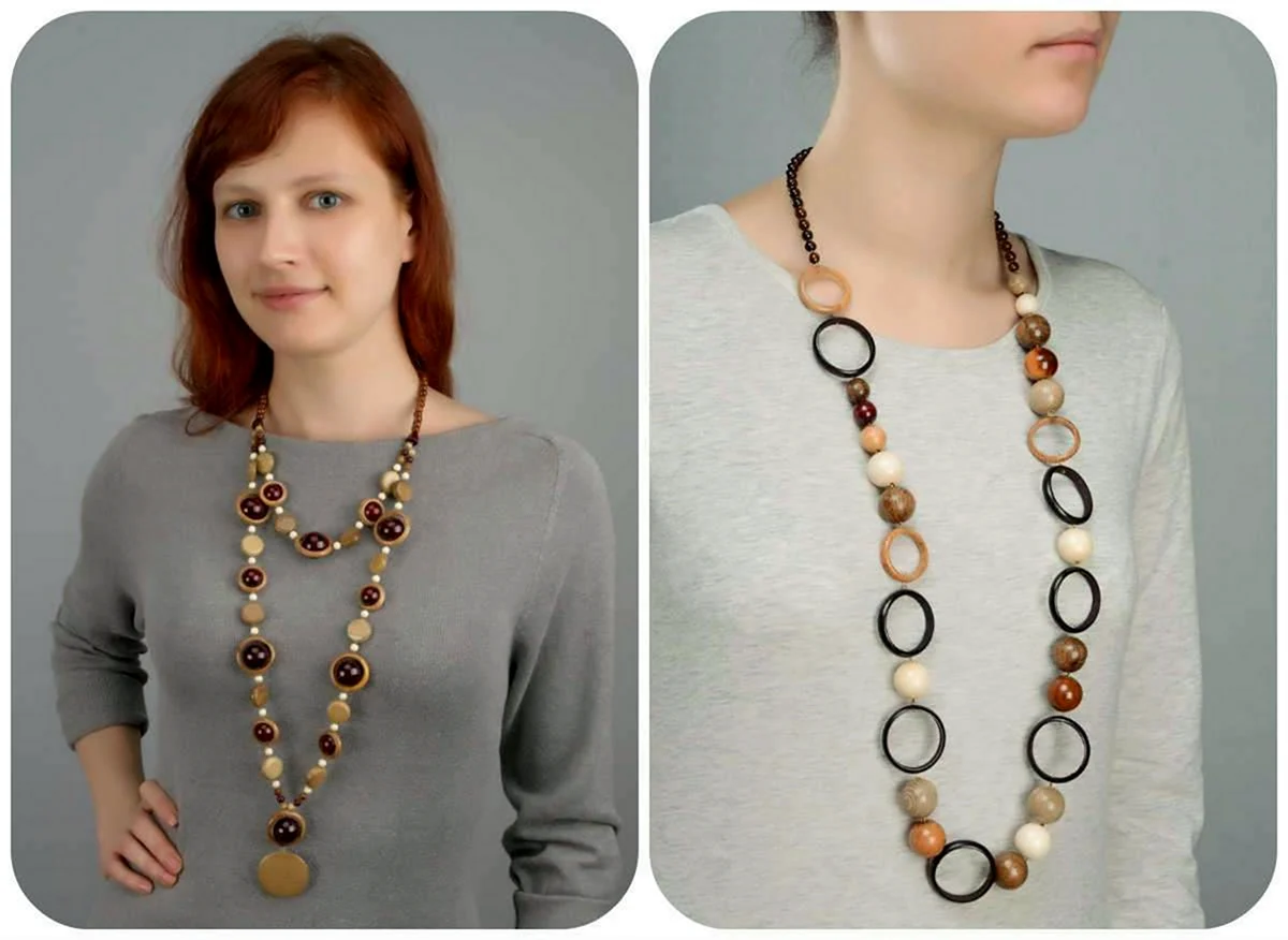Деревянные бусы в сочетании с одеждой