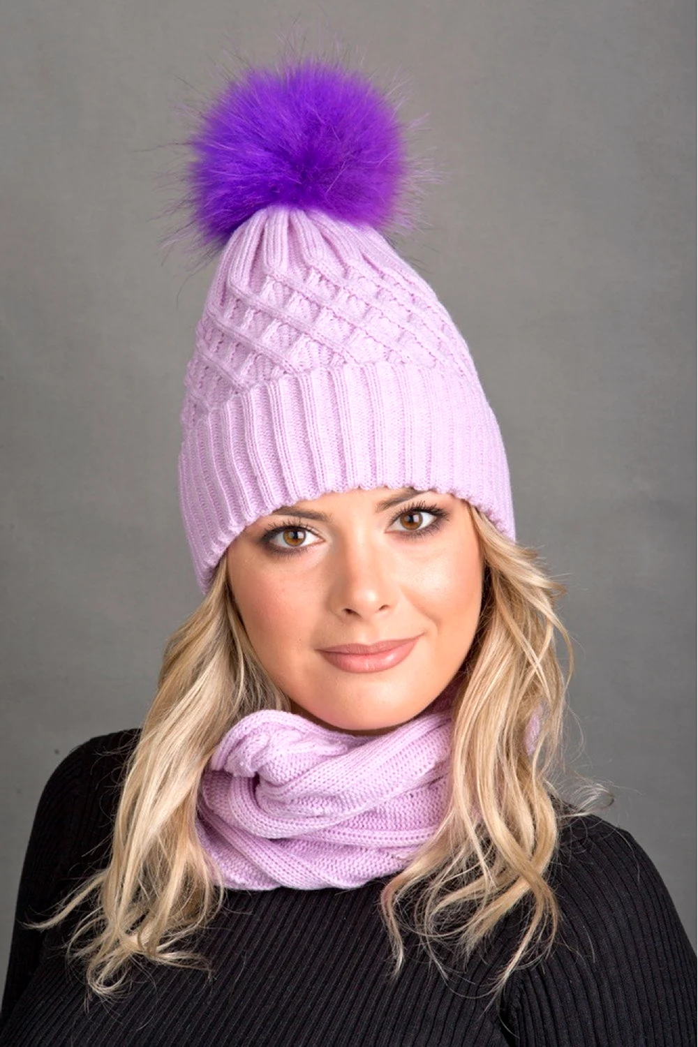 Сиреневая шапка женская