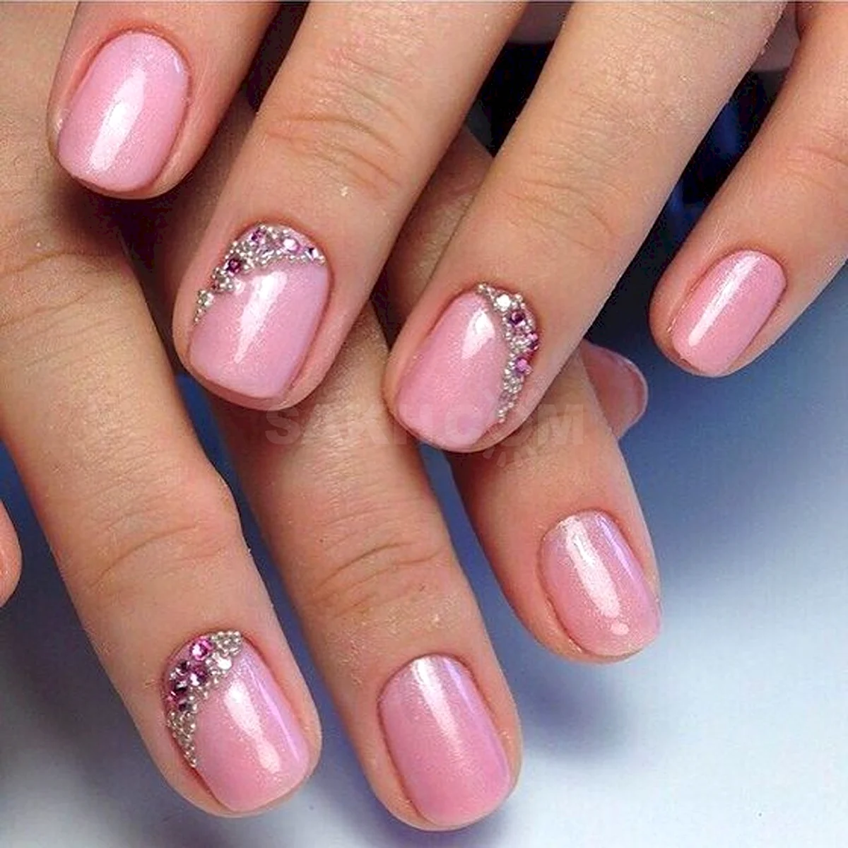 Гелевые ногти короткие