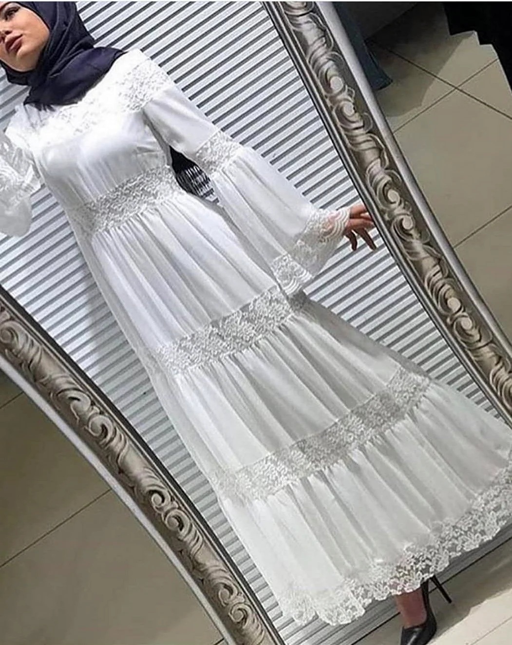 Мусульманка в белом платье