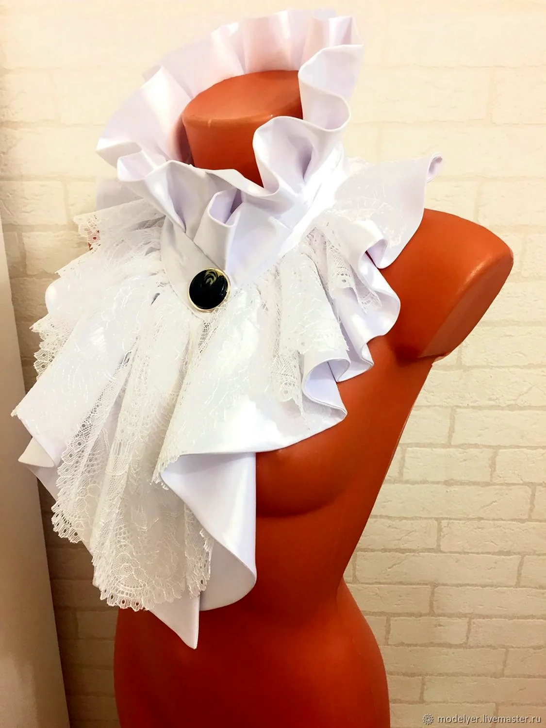 Воротник-жабо