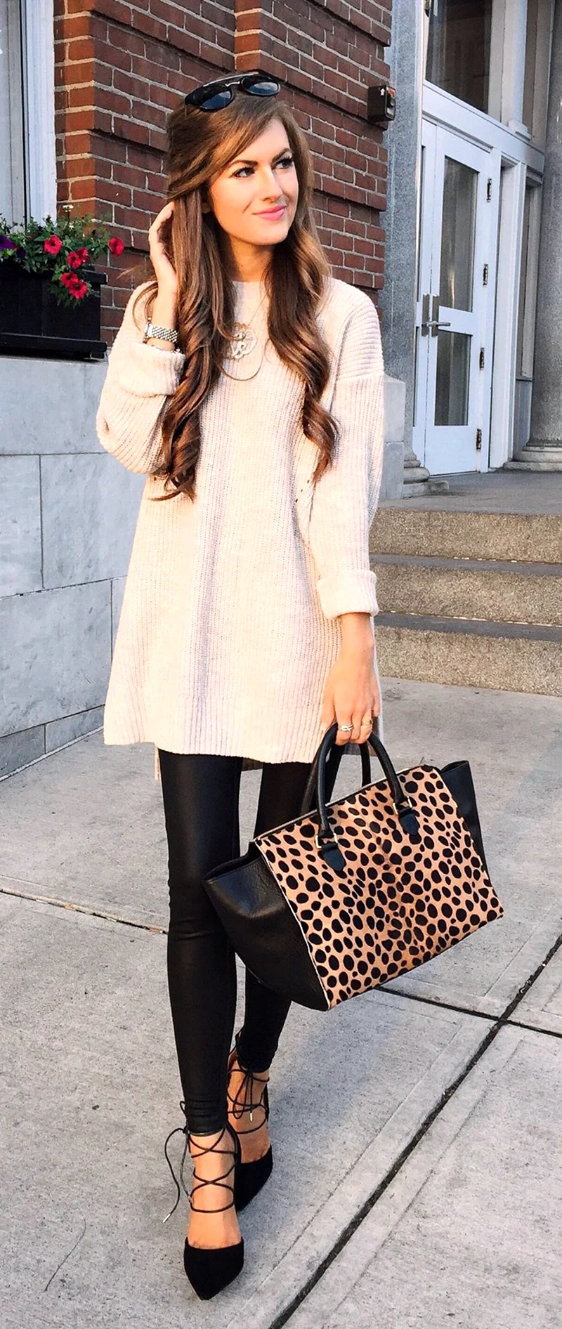 Луки с леггинсами