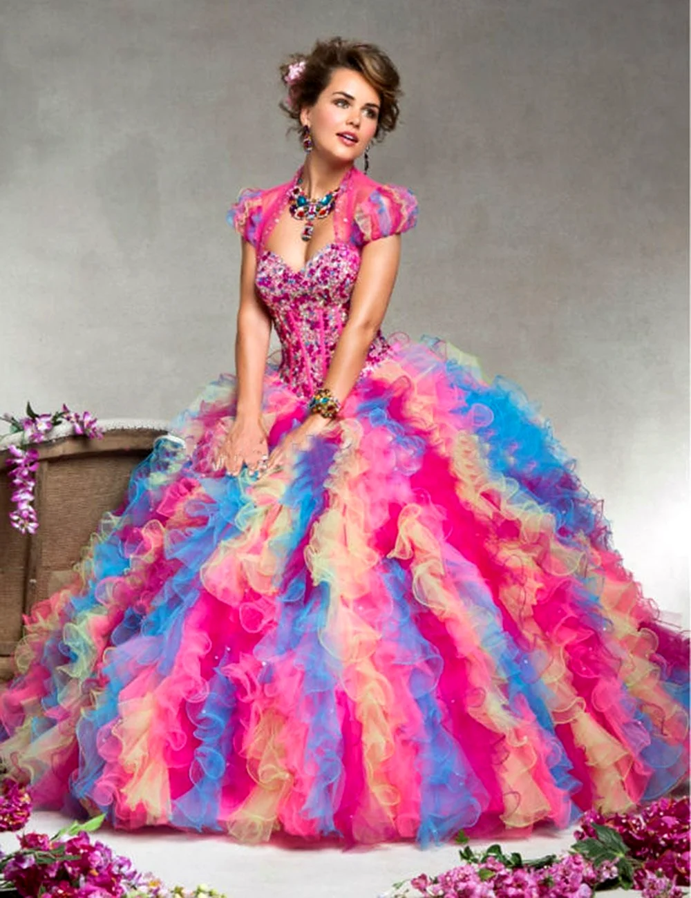 Бальные разноцветные платья