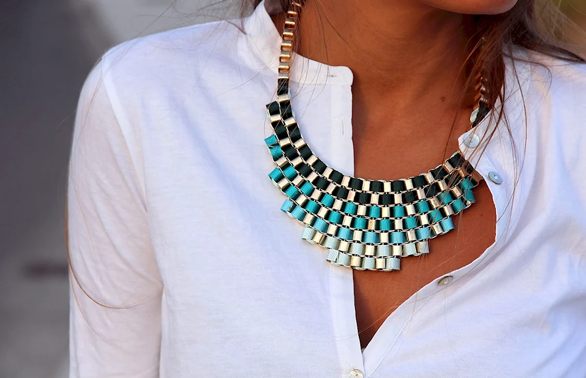 Летние украшения на шею