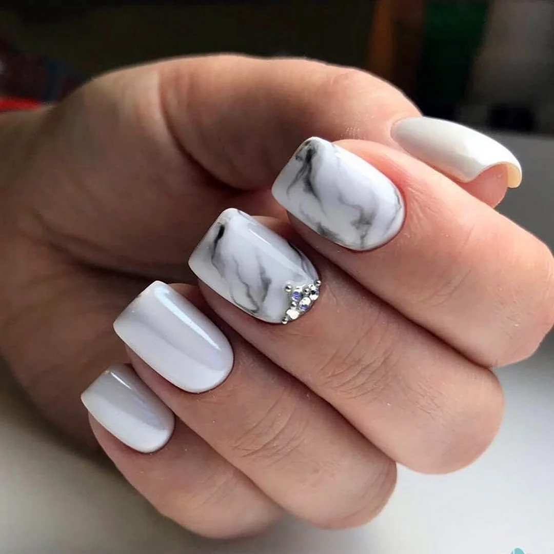 Мраморный маникюр