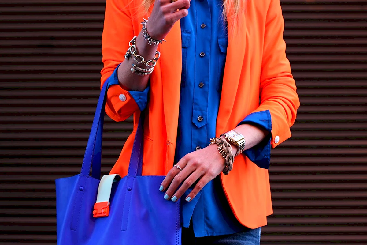 Сочетание синего и оранжевого