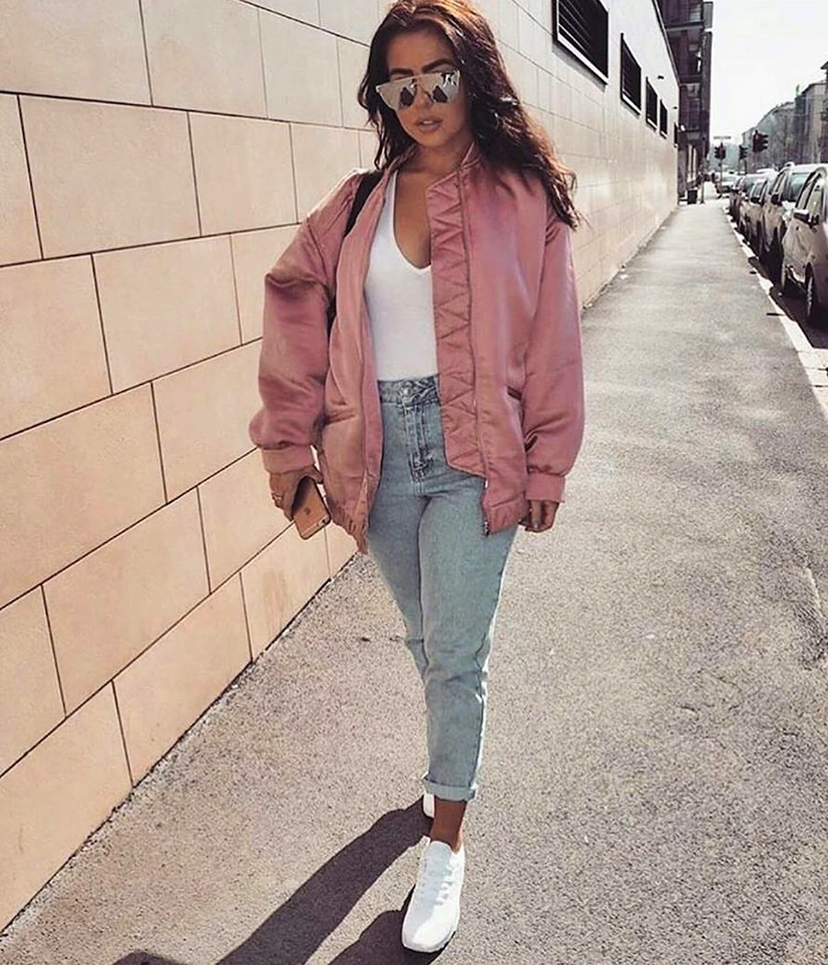 Розовый бомбер оверсайз