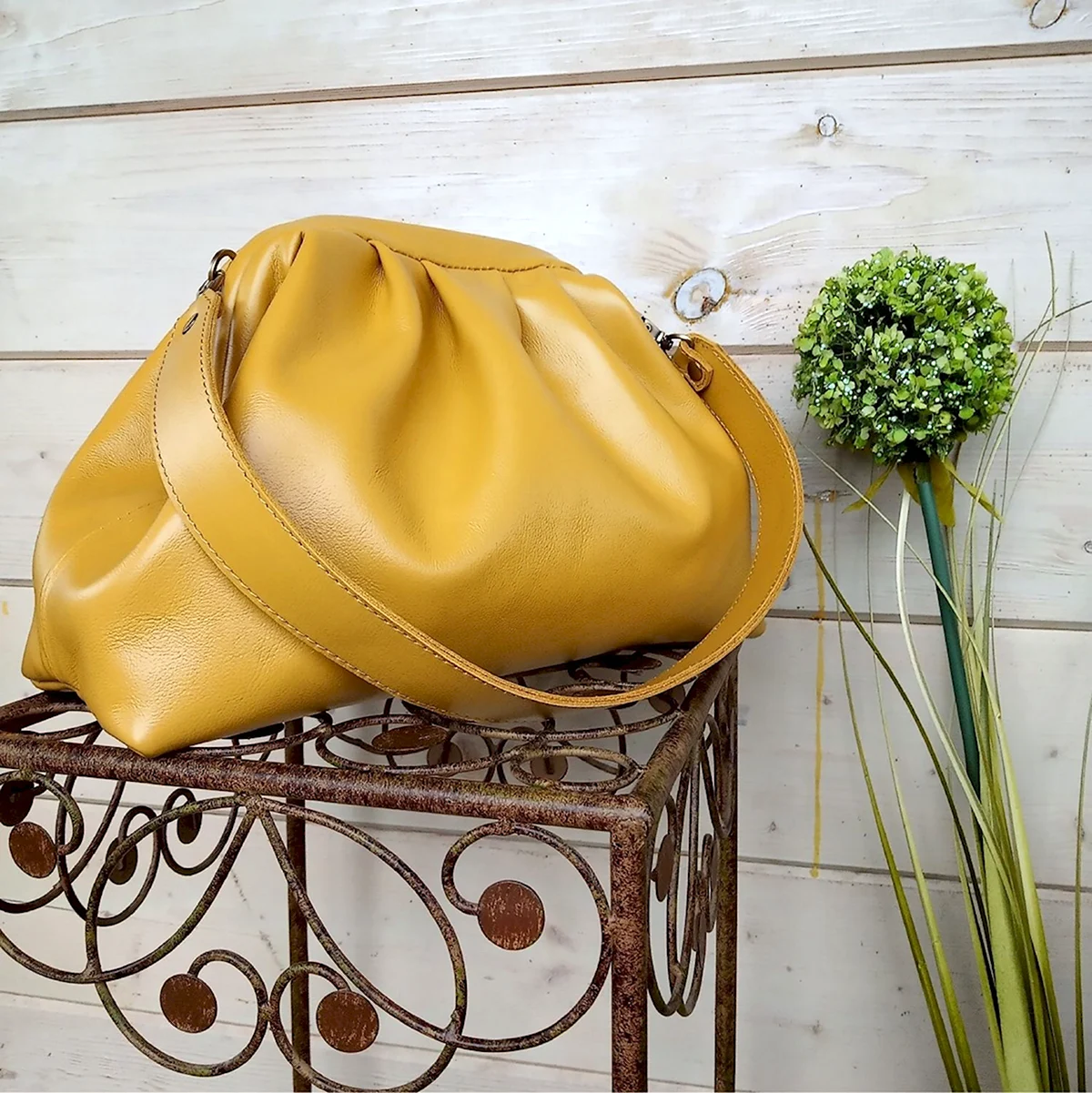 Сумка Прада горчичного цвета