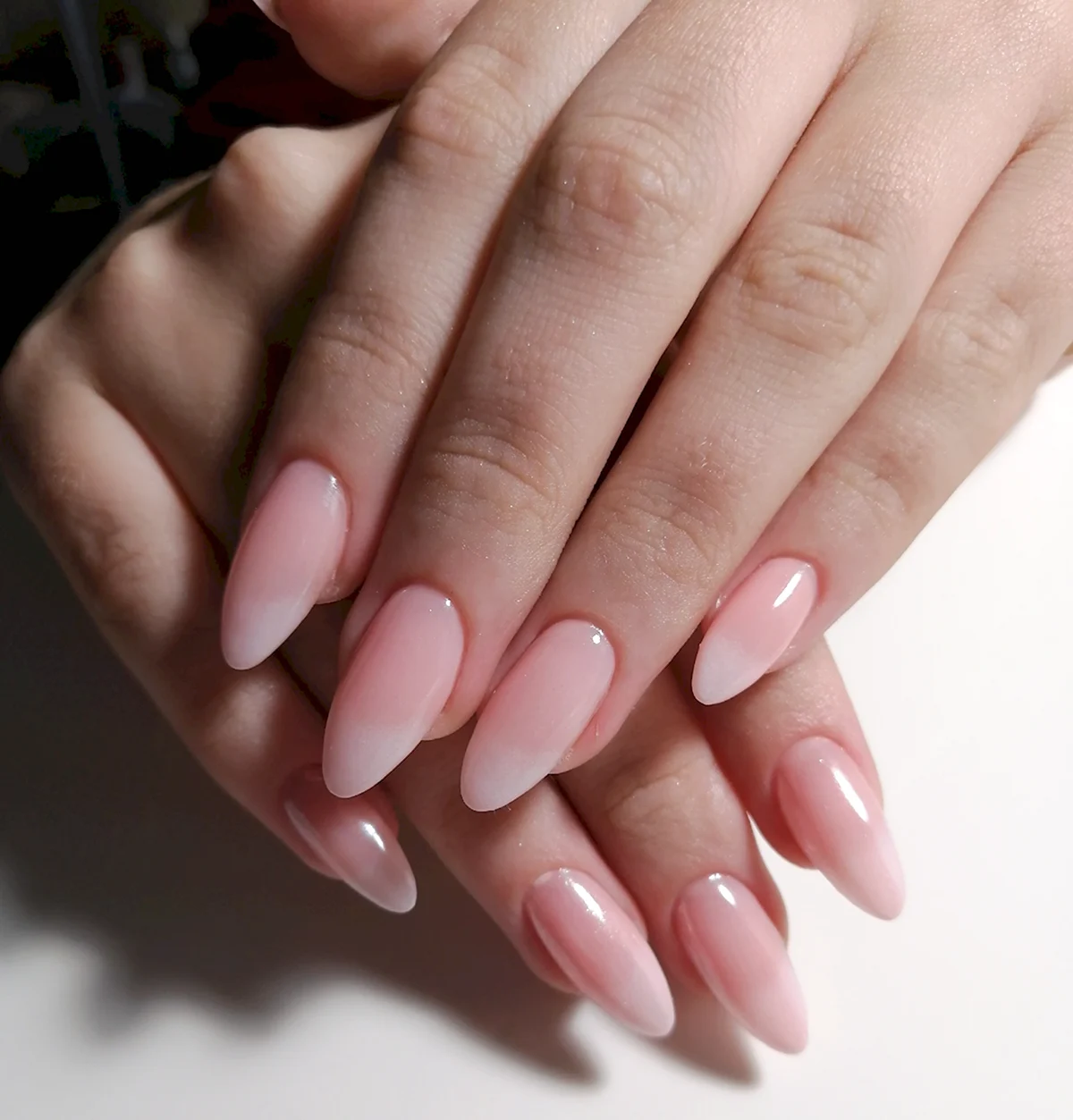 Нюдовый миндаль с градиентом