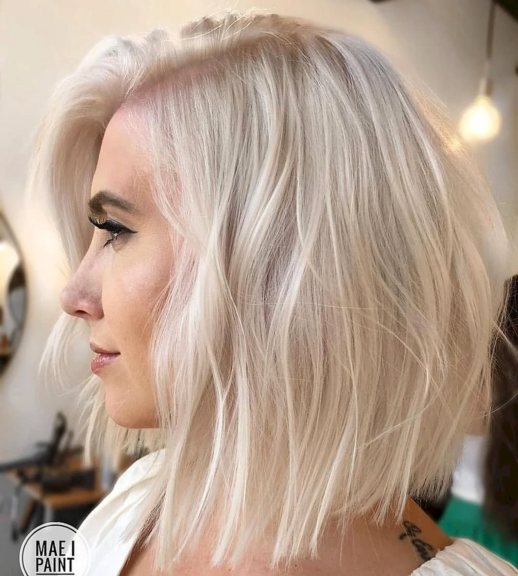 Боб каре платиновый блонд