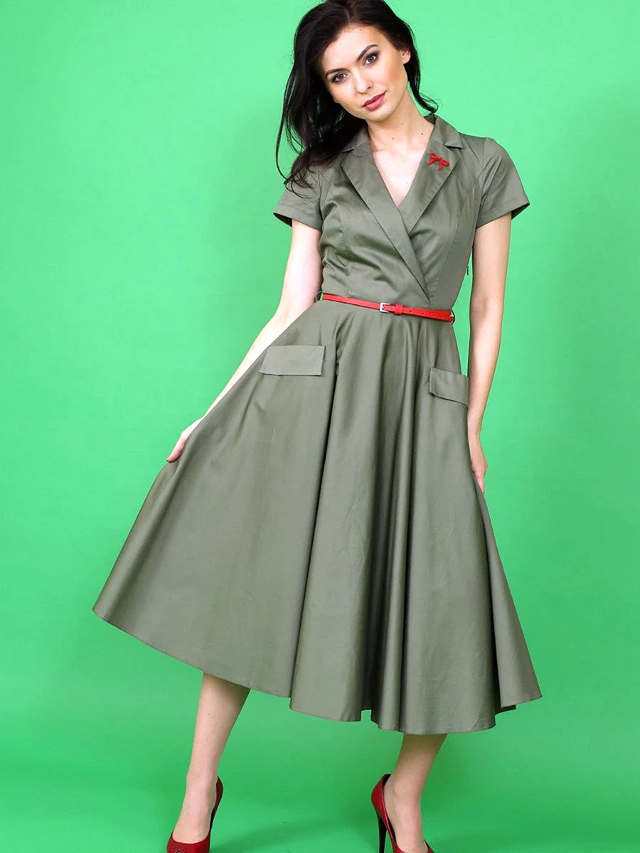 Платье отрезное по талии