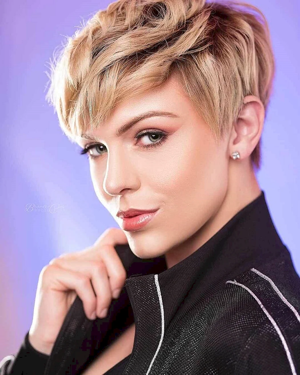 Стрижка Пикси Калманович