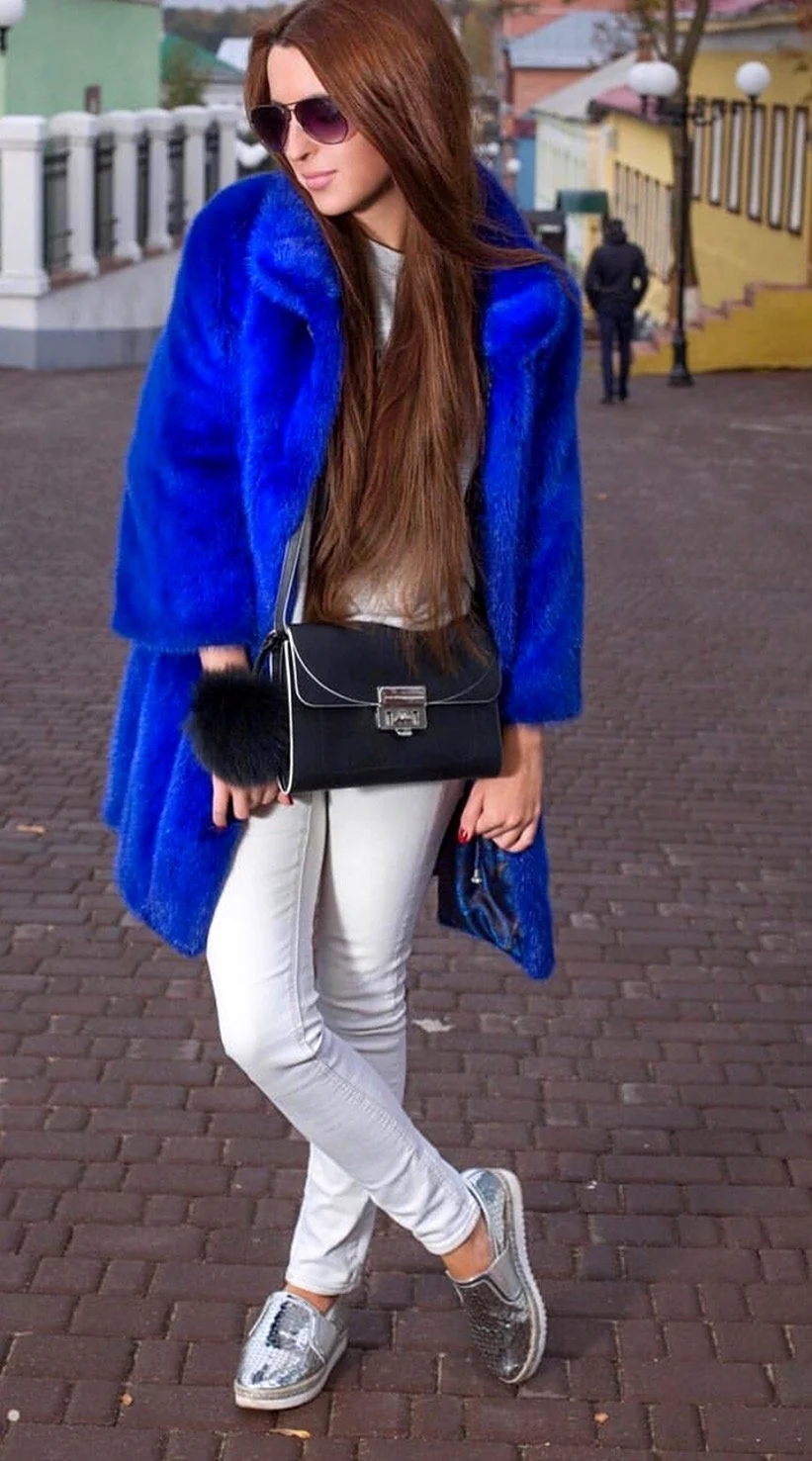 Норковый полушубок и спортивный костюм