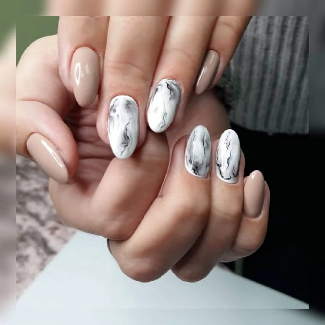 Мраморный маникюр