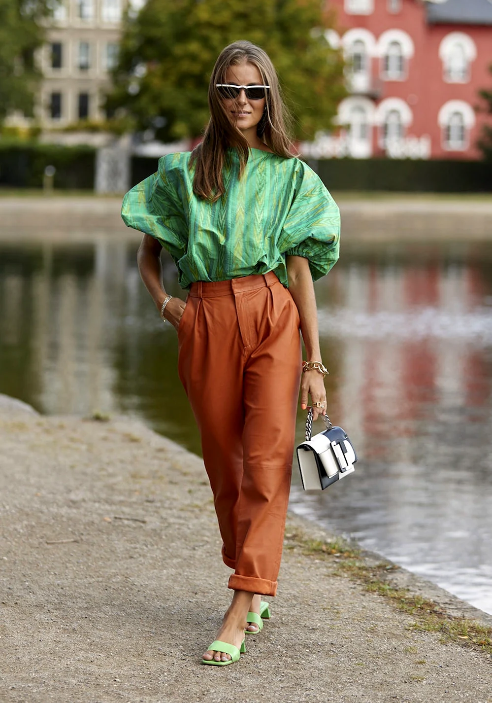 Брюки бананы стрит стайл