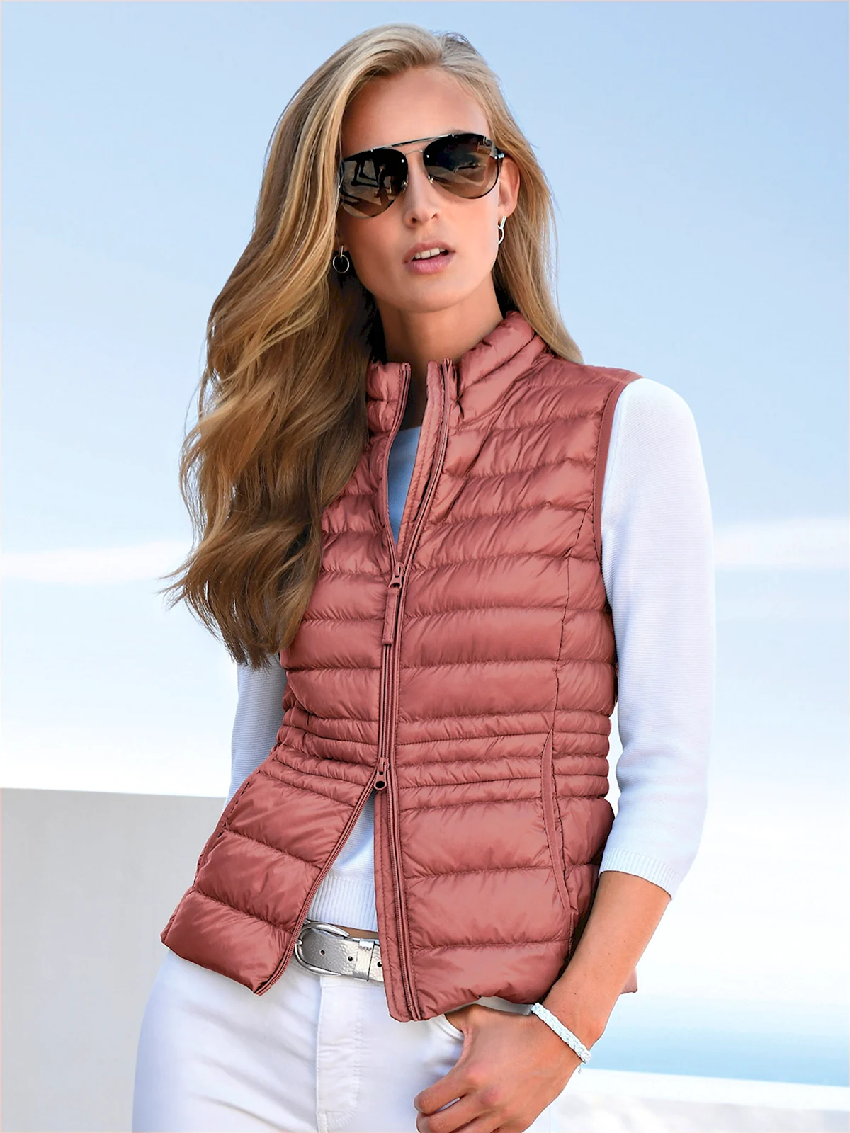 Пуховая жилетка Бетии Барклая