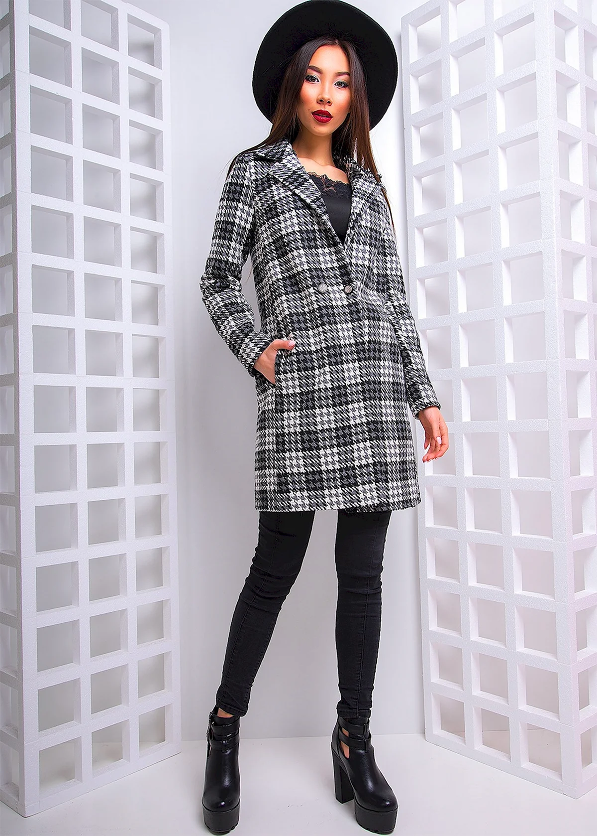 Клетчатое пальто женское