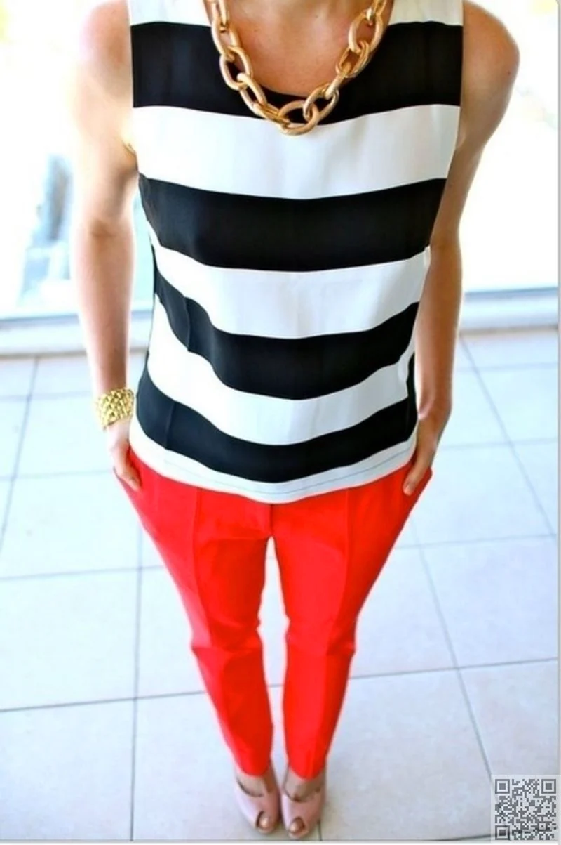 Одежда черно бело красная