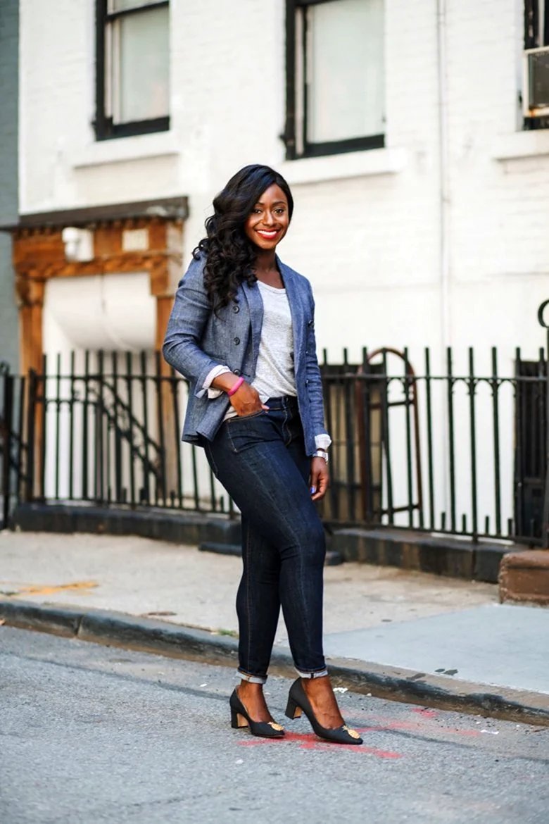 Джинсы с лоферами женские