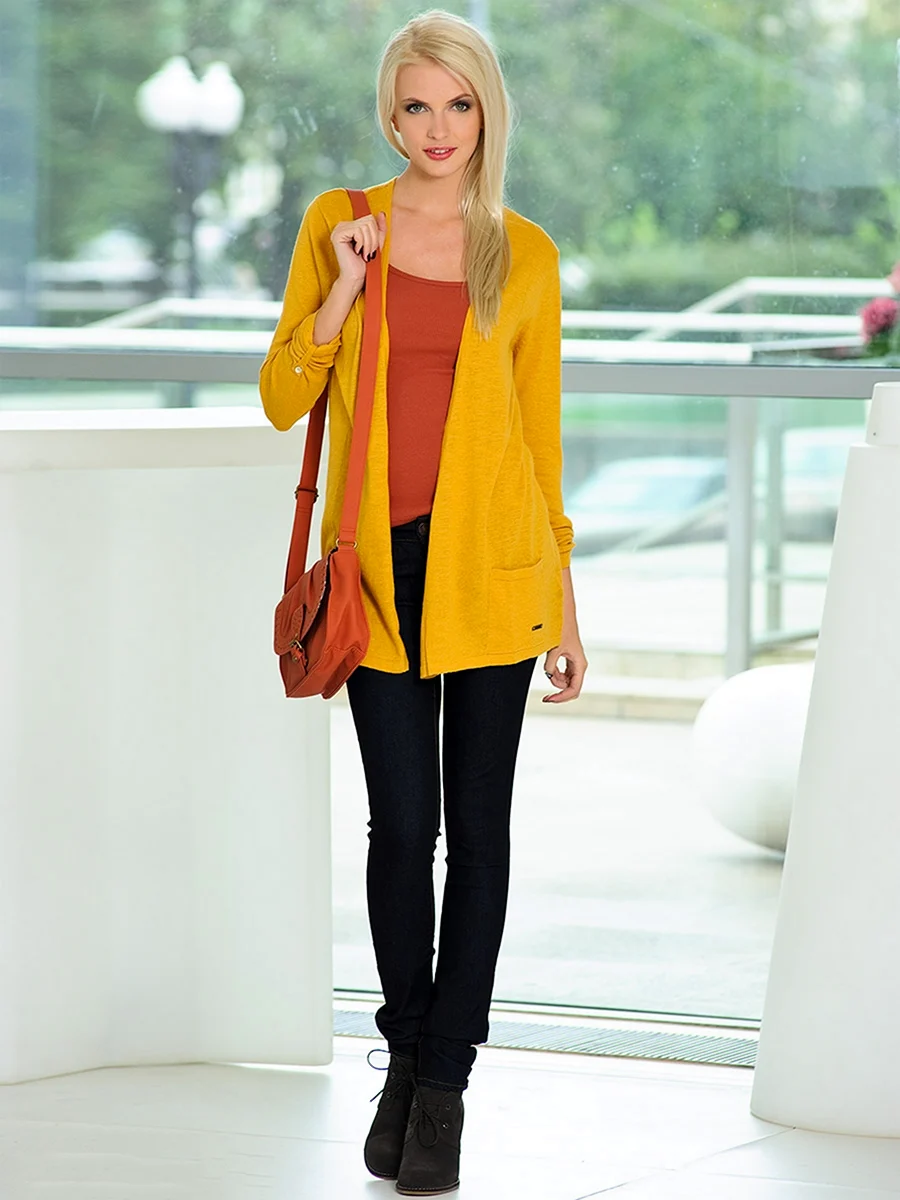 Образ с желтым кардиганом
