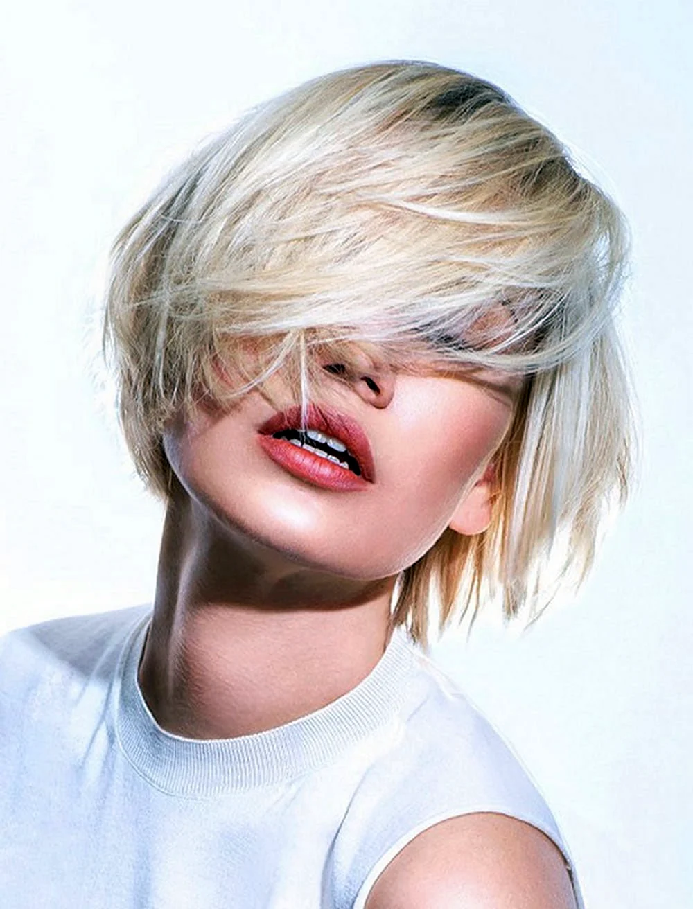 Жемчужный блонд на короткие волосы