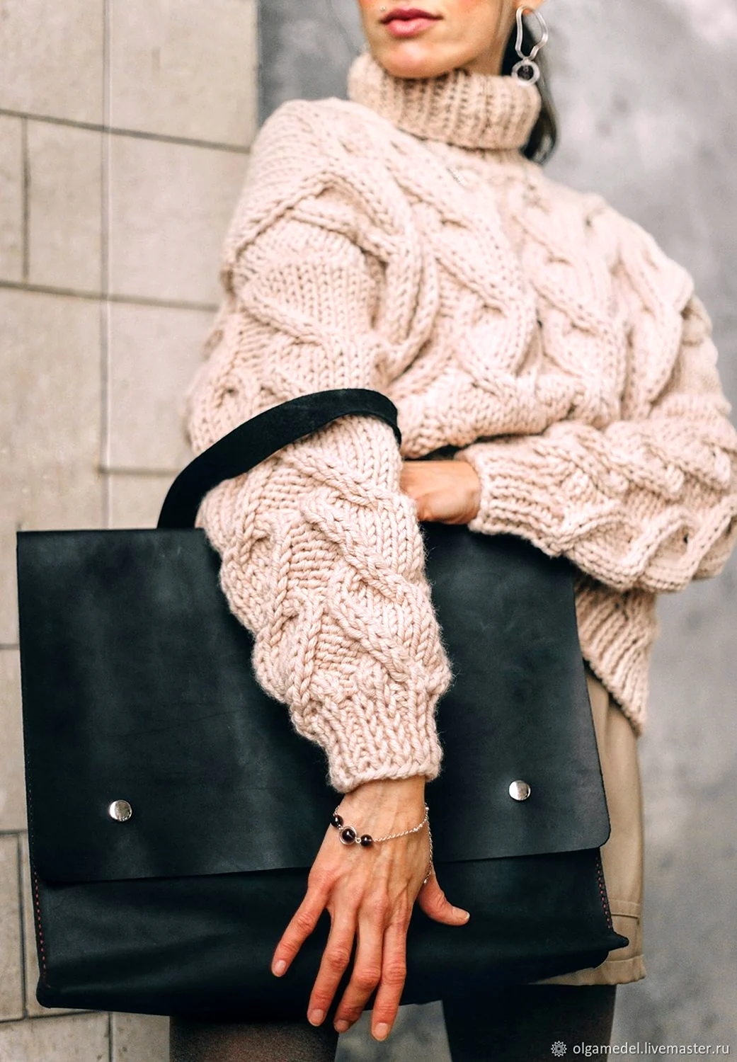 Свитер крупной вязки женский