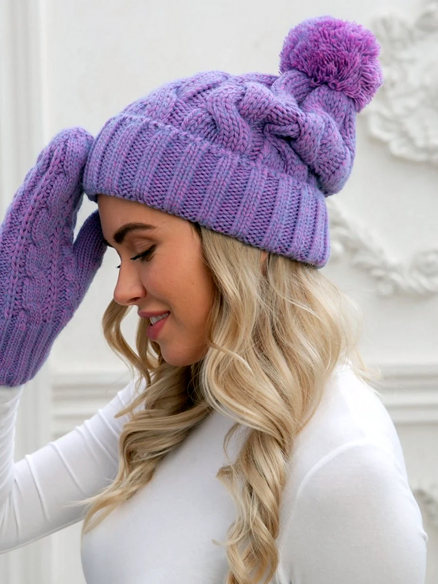 Сиреневая шапка
