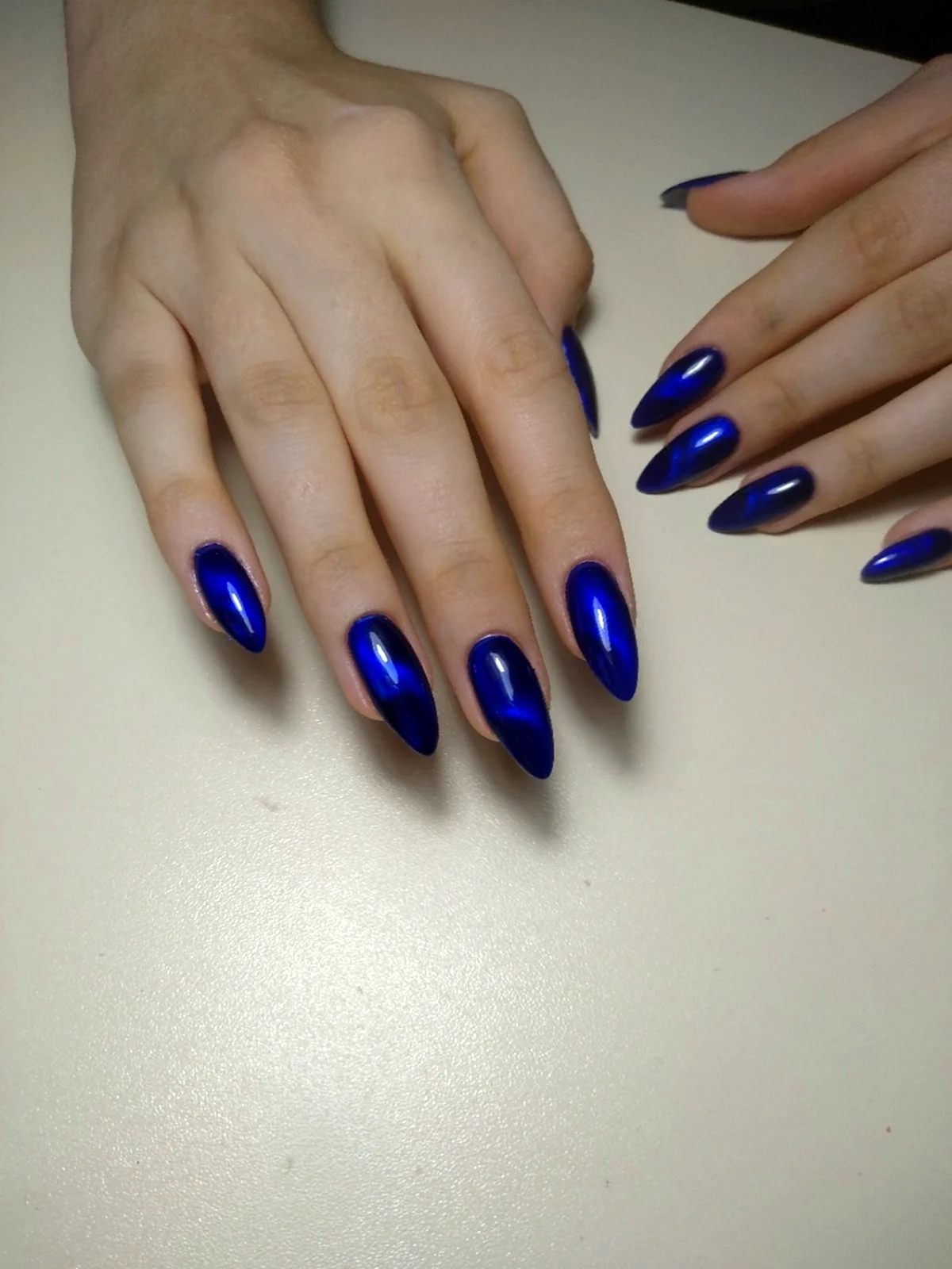 Маникюр 2022 синий кошачий глаз