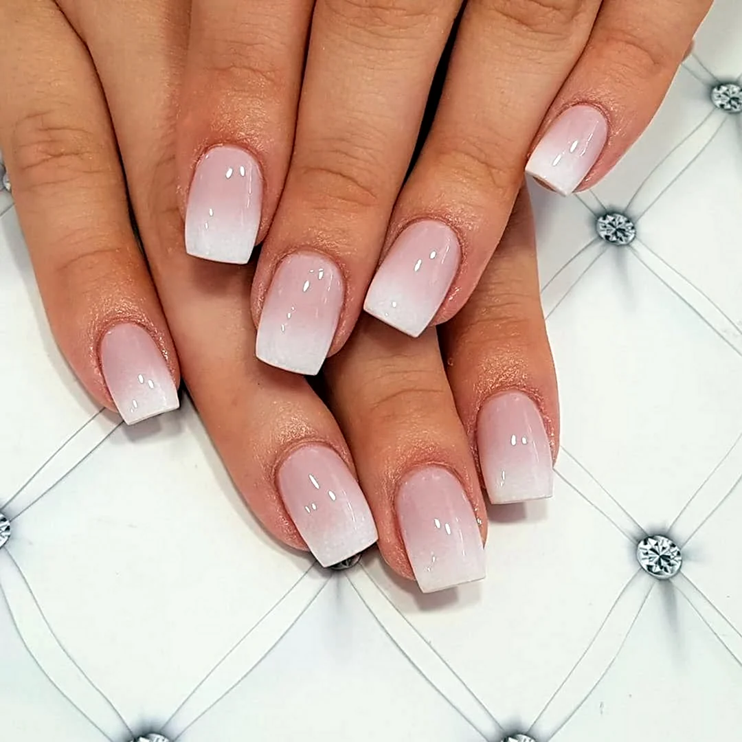 Маникюр 2022 омбре френч