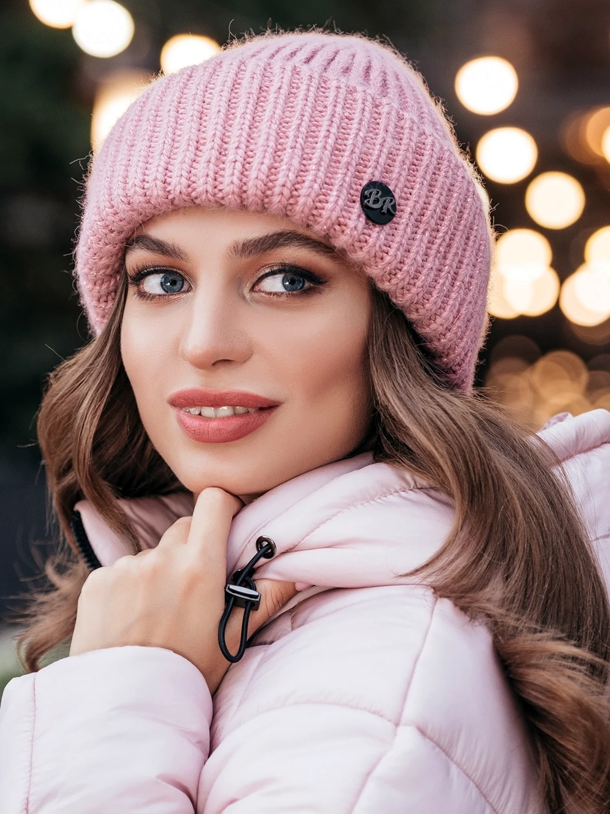 Пудровая шапка бини