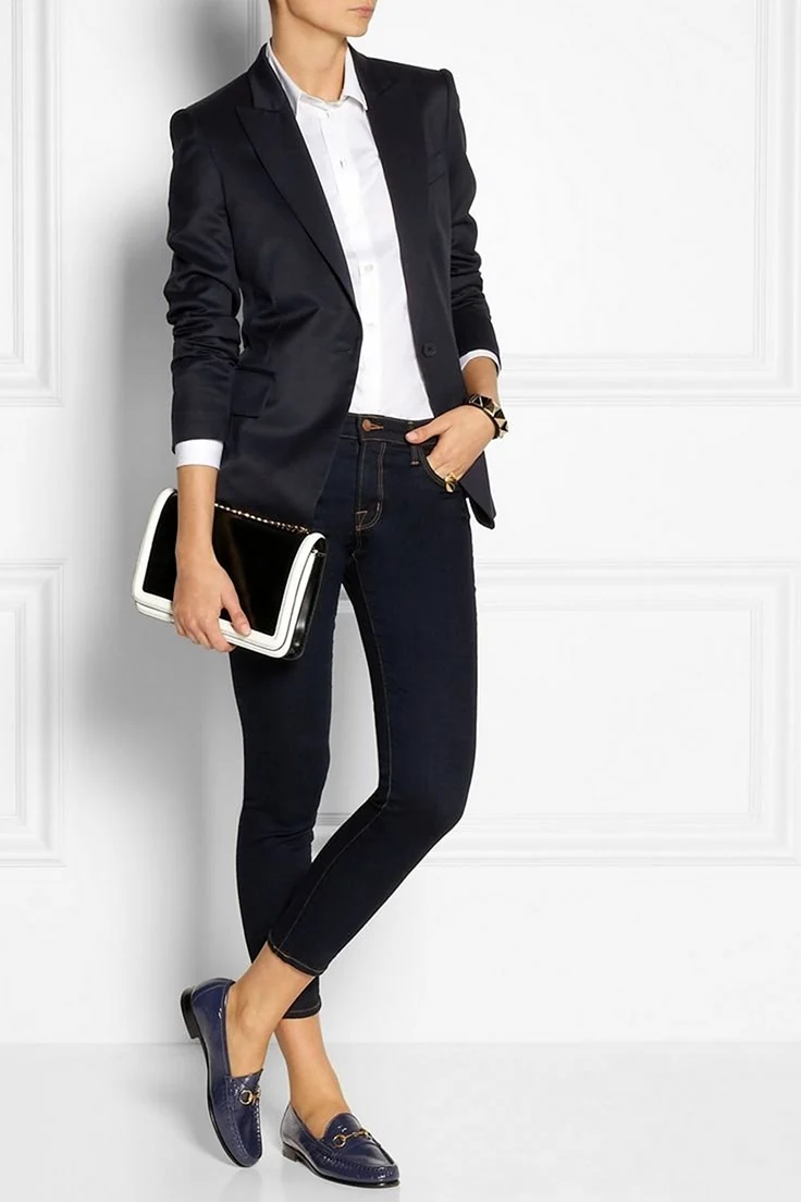 Классические брюки с лоферами женские