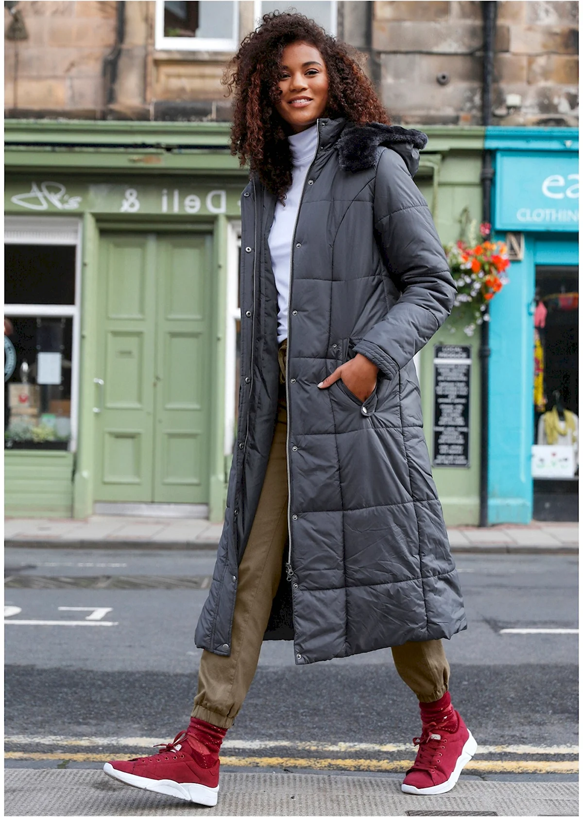 Стеганная куртка длинная