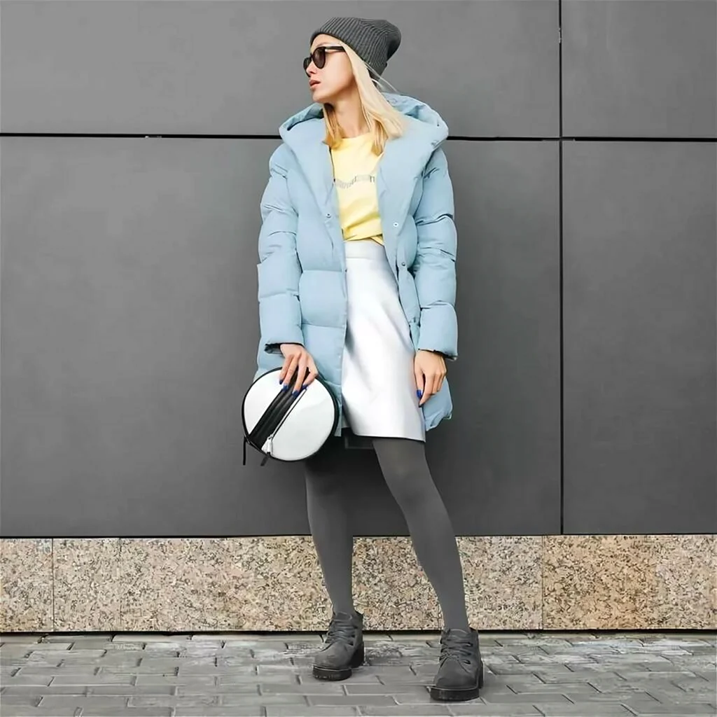 Луки с голубым пуховиком