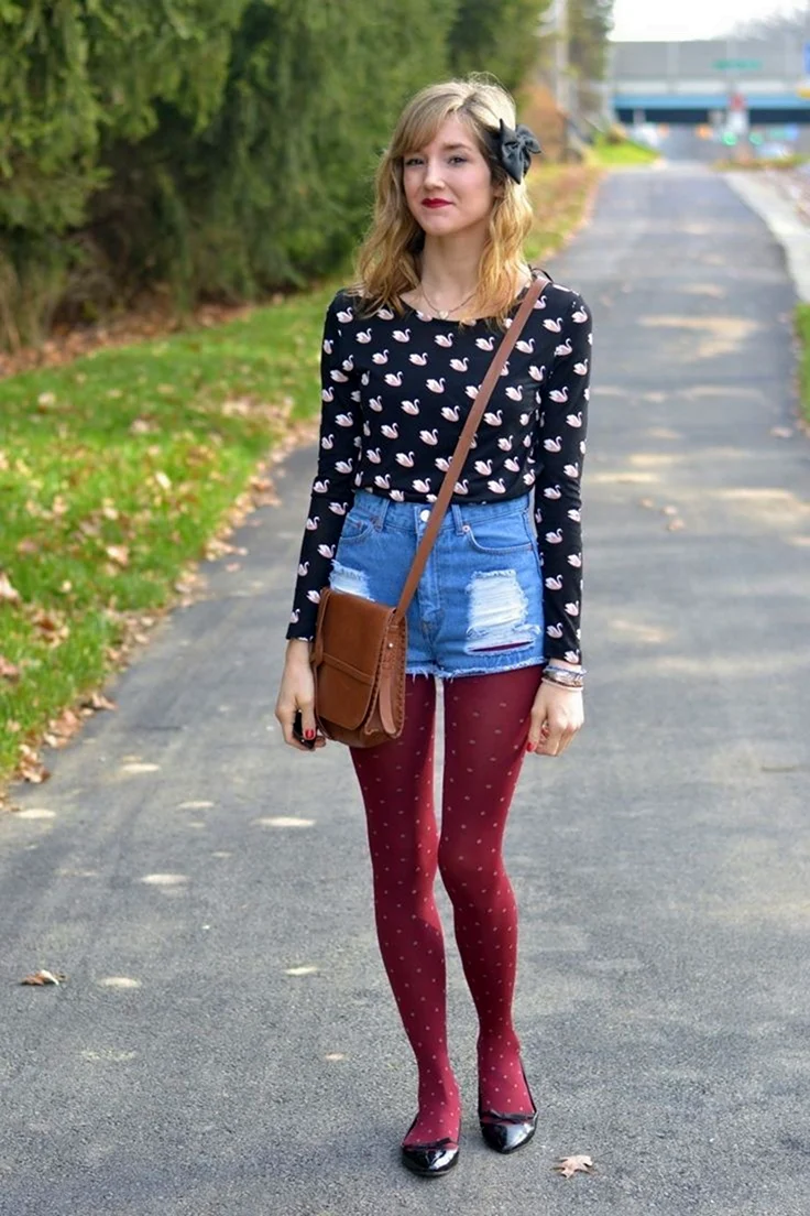 Образы с цветными колготками