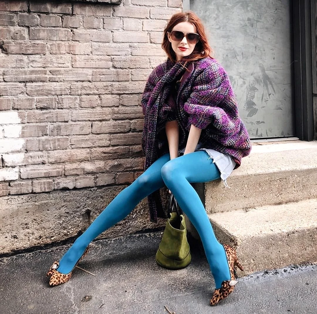 Образы с цветными колготками