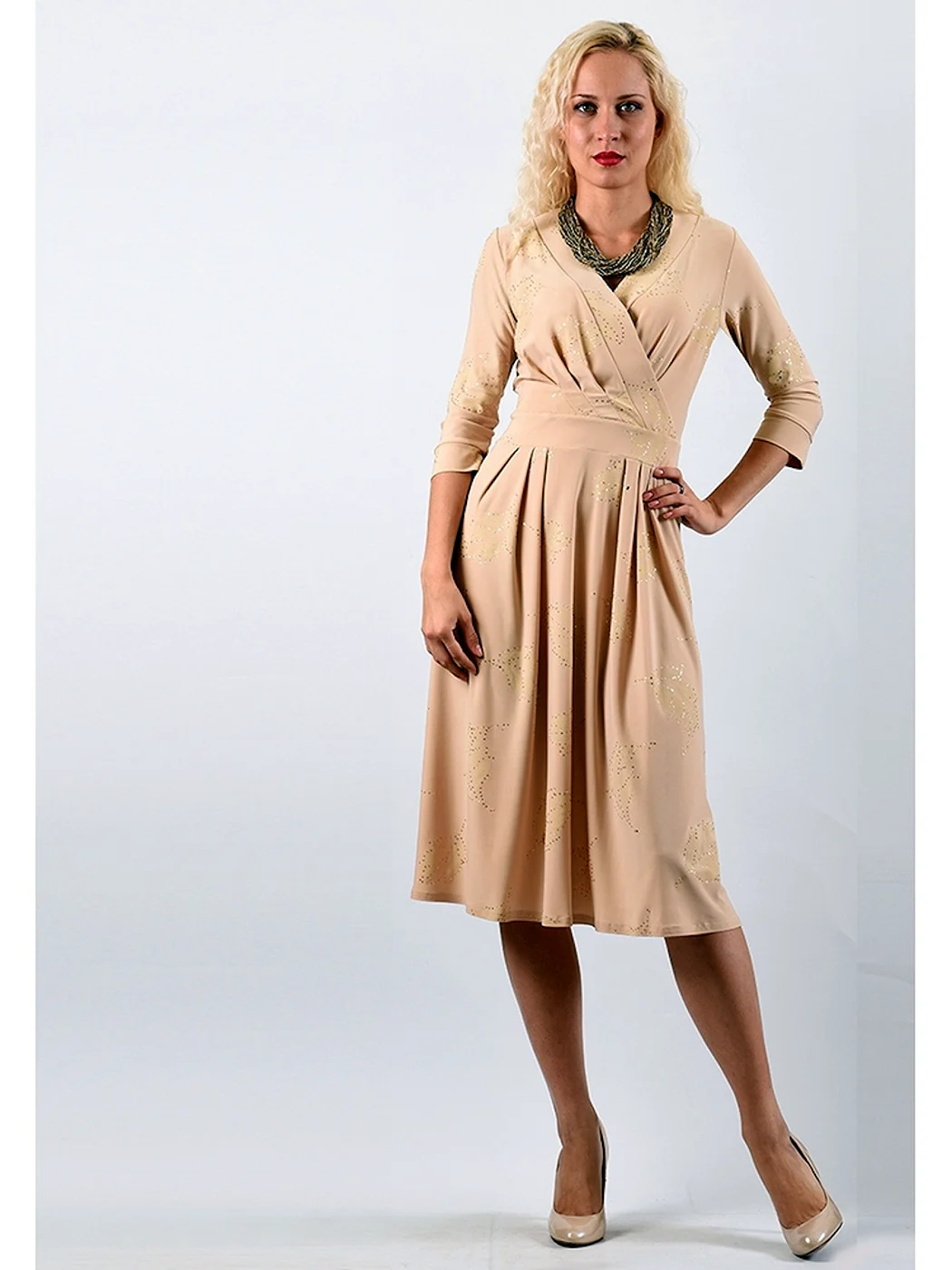 Платье отрезное по талии