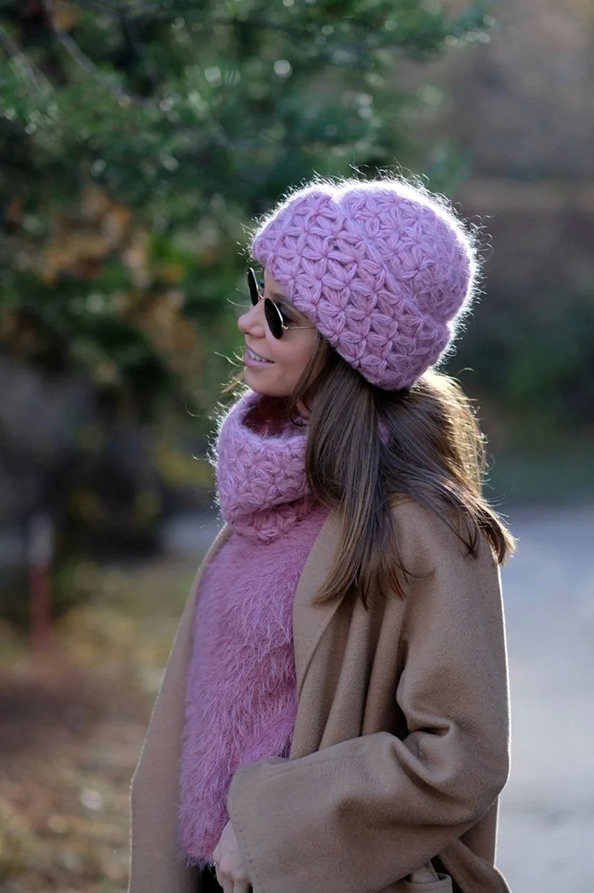 Адель мохеровые шапки