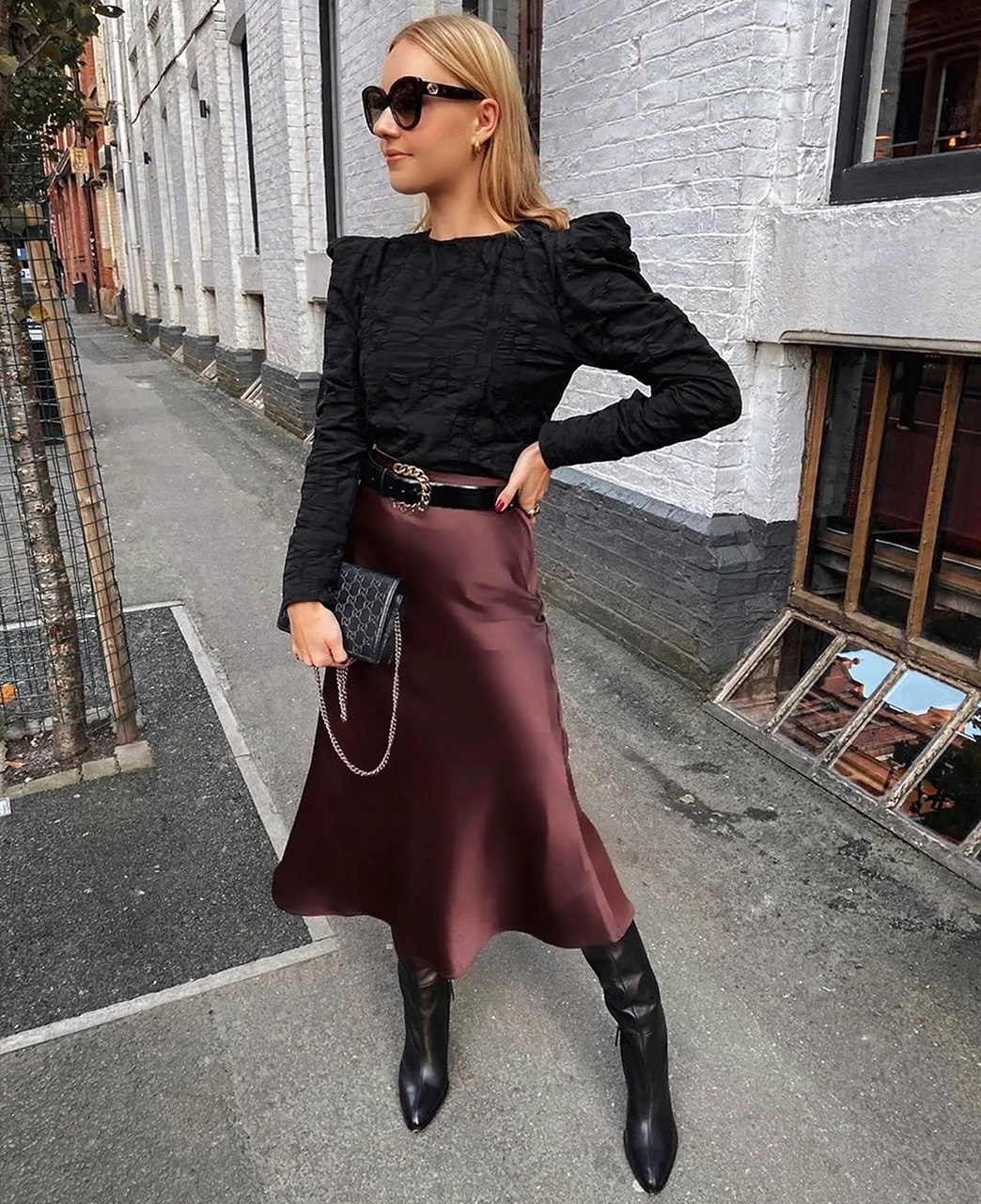 Образы с атласной юбкой миди